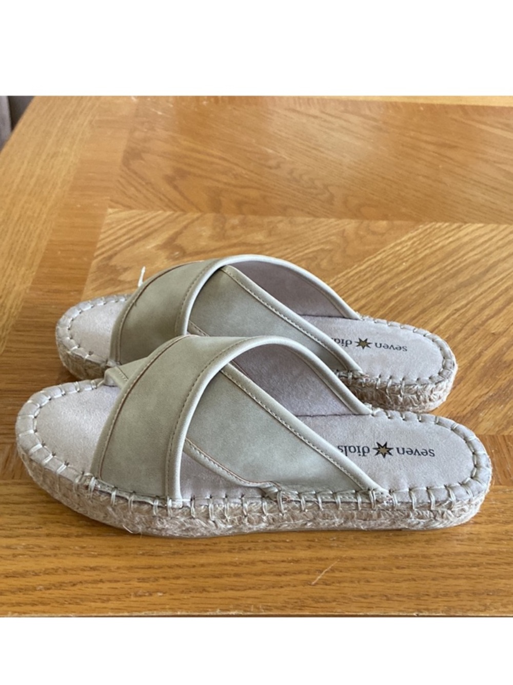 Seven Diols Espadrilles Tan slides sandals